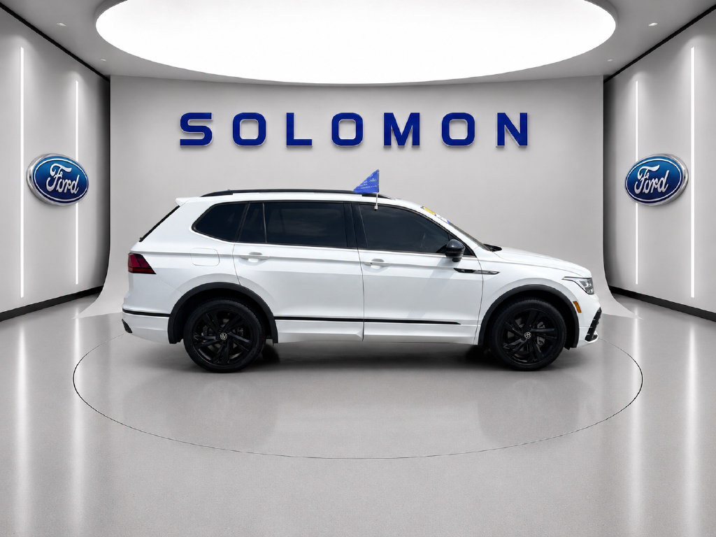 Used 2023 Volkswagen Tiguan SE R-Line FWD image 6