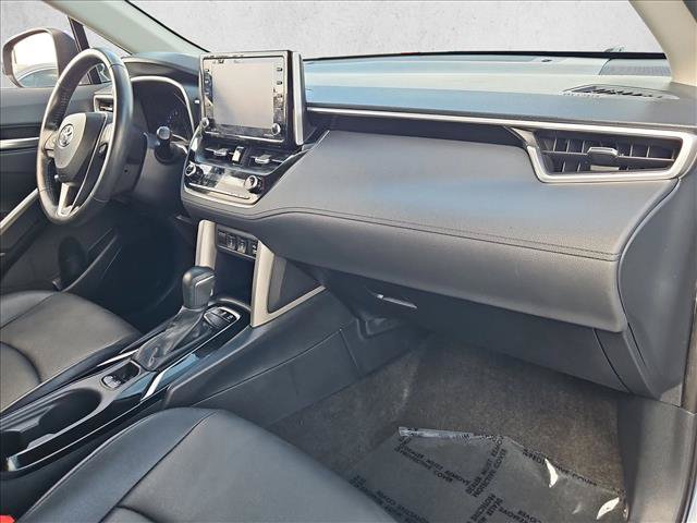 Used 2022 Toyota Corolla Cross XLE w/ Convenience Package FWD image 22