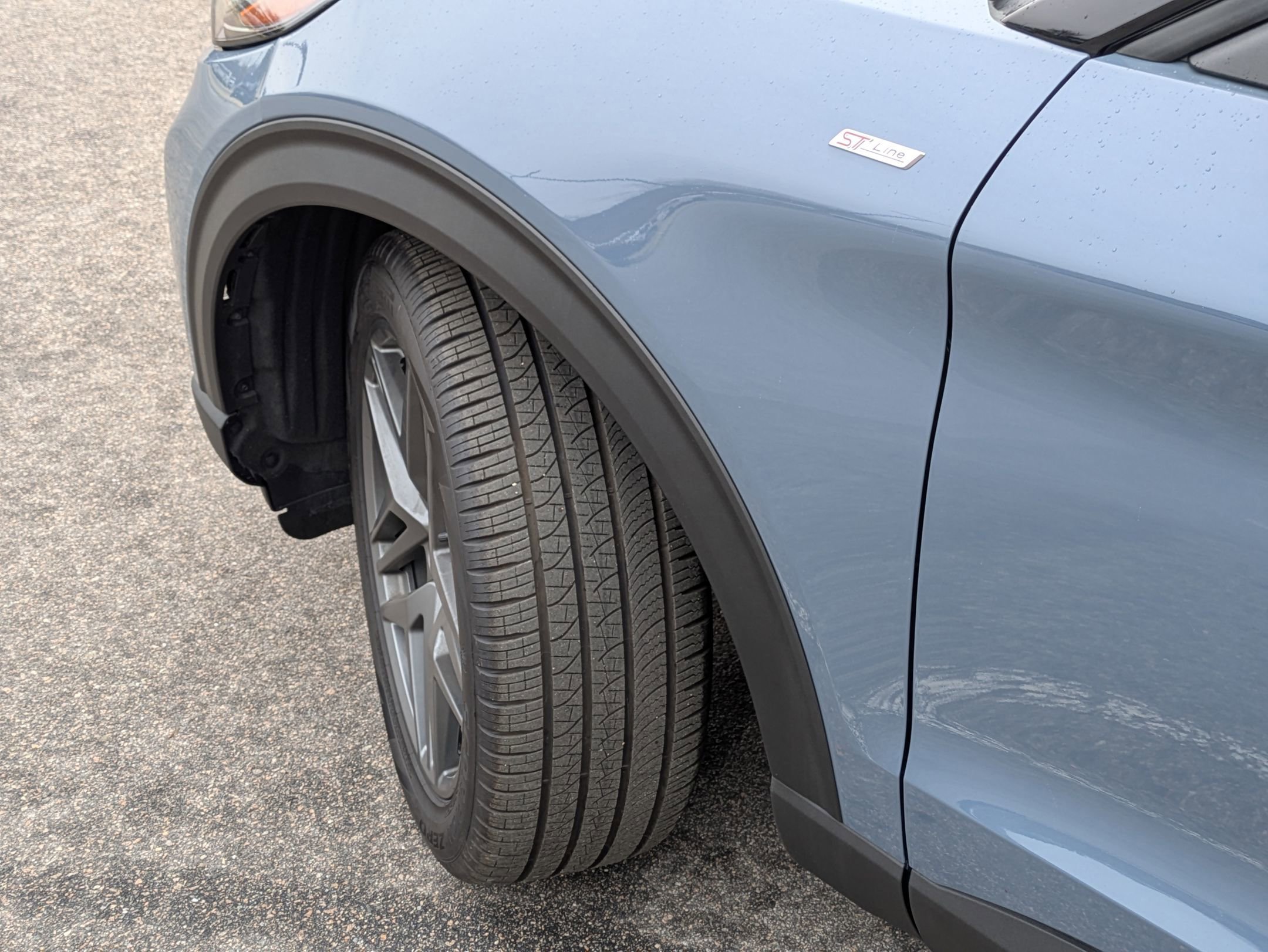 Certified 2025 Ford Explorer ST-Line w/ Premium Package image 12