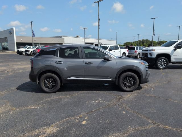 Used 2025 Nissan Kicks SV FWD image 9