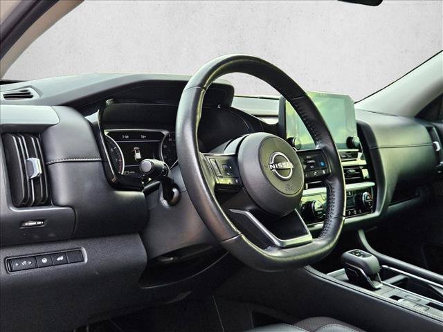Used 2023 Nissan Pathfinder SL FWD image 10