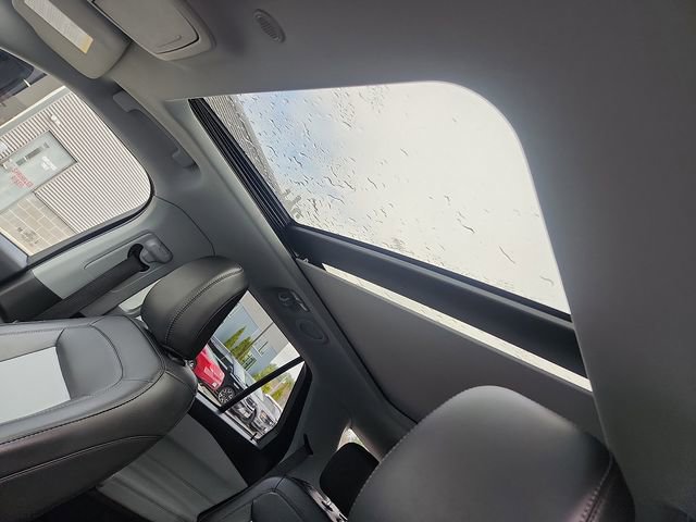 Certified 2023 Ford Explorer XLT w/ Equipment Group 202A image 21