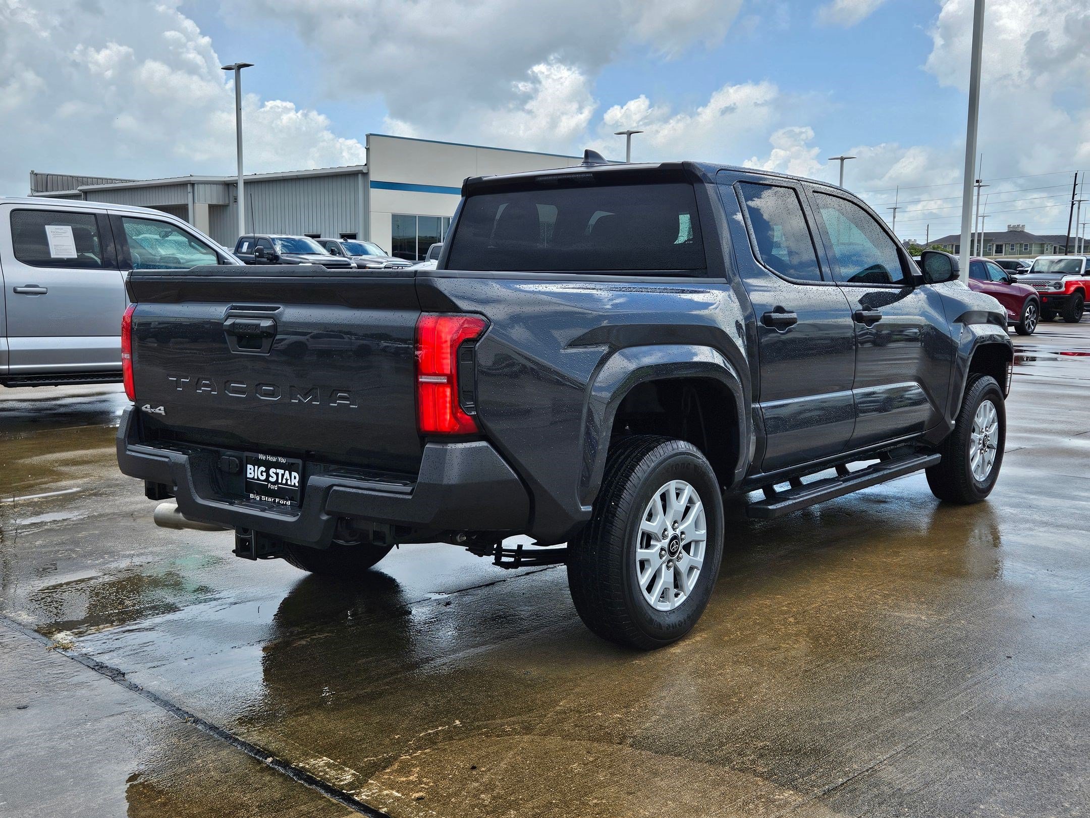 Used 2025 Toyota Tacoma SR AWD/4WD image 3