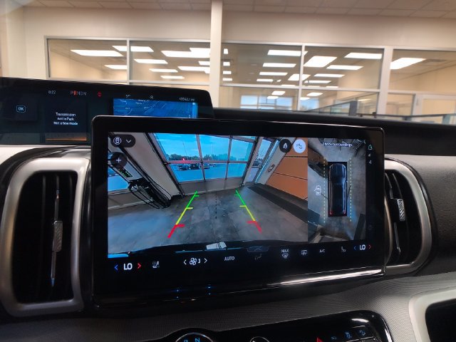 Certified 2025 Ford Expedition Active AWD/4WD image 16
