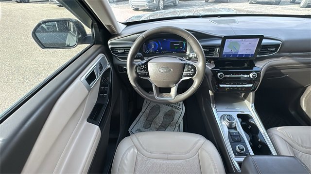 Certified 2023 Ford Explorer Platinum w/ Class IV Trailer Tow Package image 13