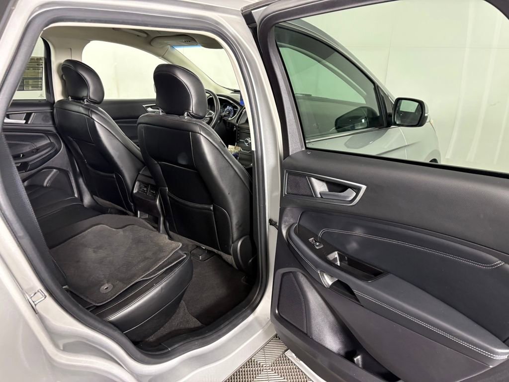 Certified 2019 Ford Edge Titanium image 34