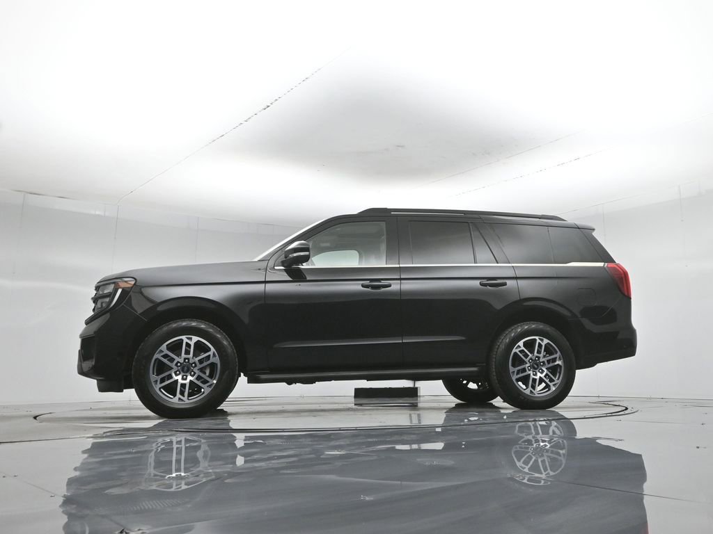 Certified 2025 Ford Expedition Active AWD/4WD image 57