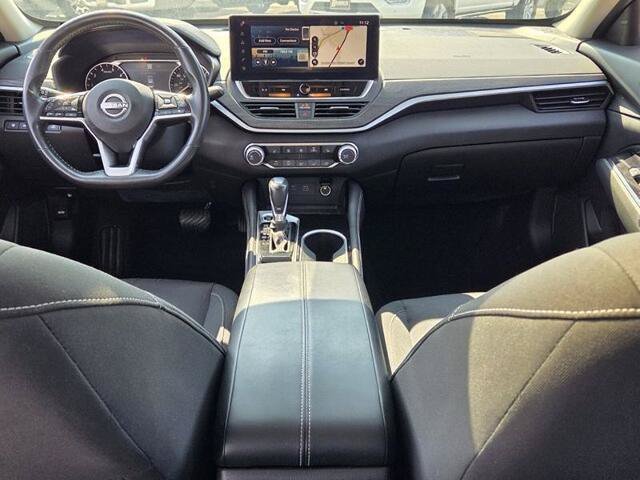 Used 2023 Nissan Altima 2.5 SV w/ SV Premium Package FWD image 8