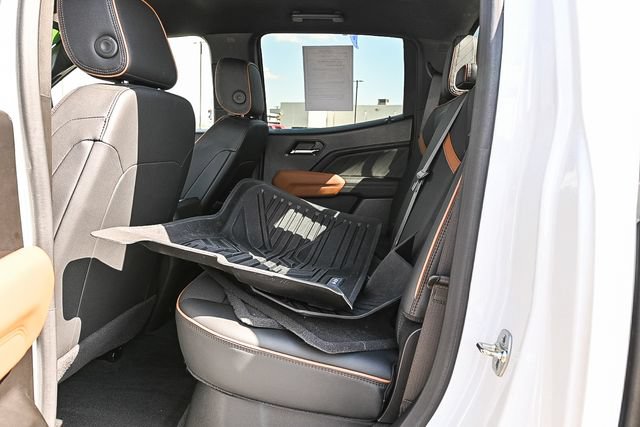 Used 2024 GMC Canyon AT4 w/ Technology Package AWD/4WD image 21