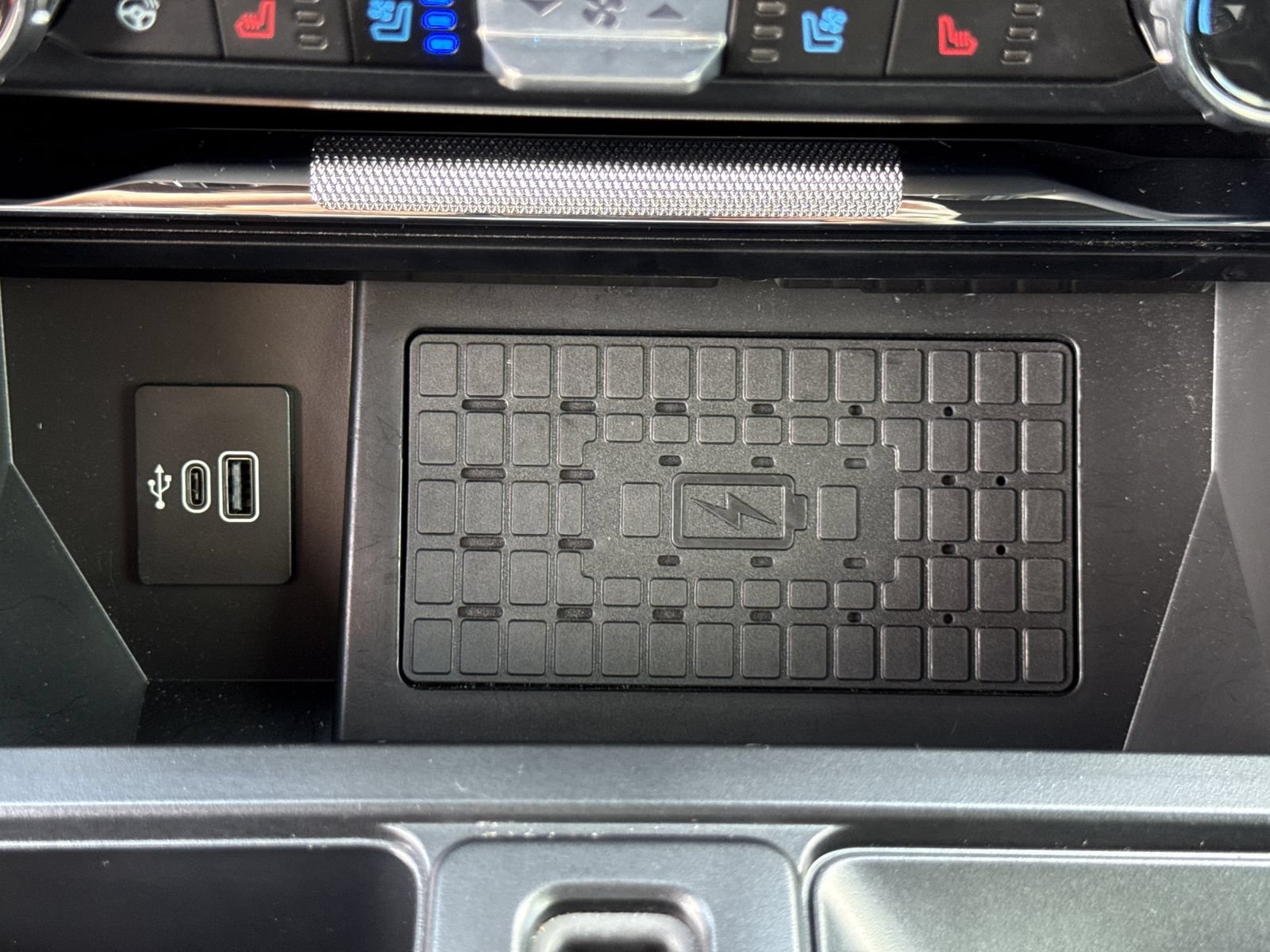 Certified 2025 Ford F150 Raptor AWD/4WD image 34