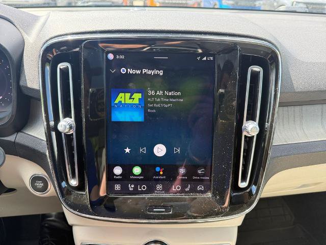 Used 2023 Volvo XC40 B5 Plus w/ Climate Package AWD/4WD image 17