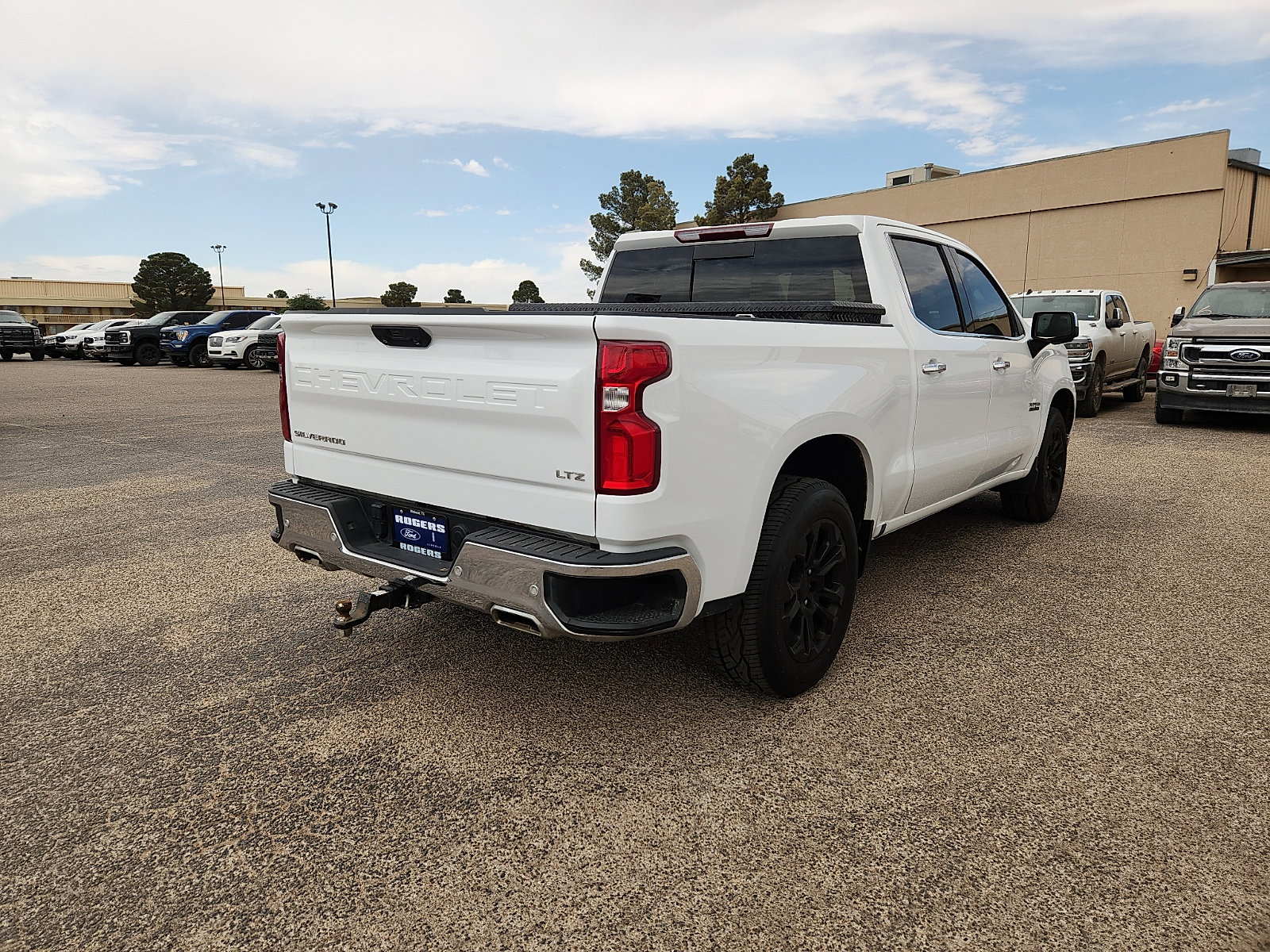 Used 2022 Chevrolet Silverado 1500 LTZ w/ LTZ Convenience Package II AWD/4WD image 7