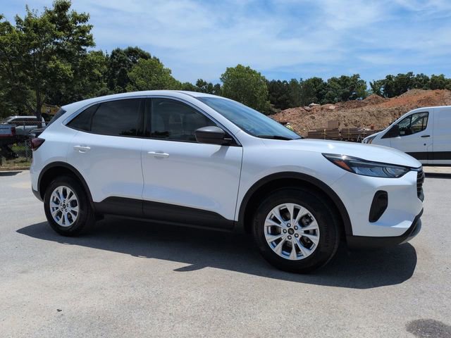 Certified 2023 Ford Escape Active w/ Tech Pack #1 AWD/4WD image 2