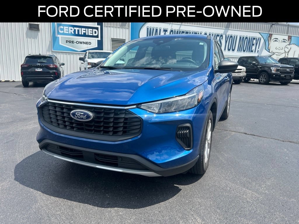 Certified 2023 Ford Escape Active w/ Cold Weather Package FWD image 2
