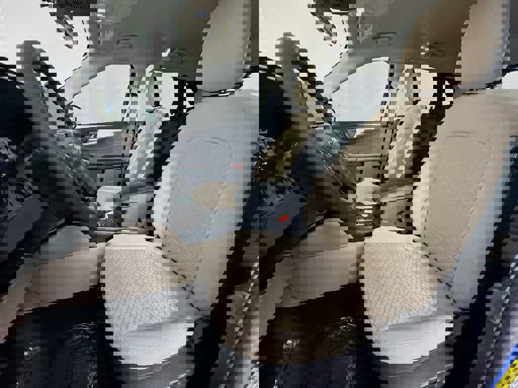 Certified 2022 Ford Escape SE w/ SE Sport Appearance Package image 15