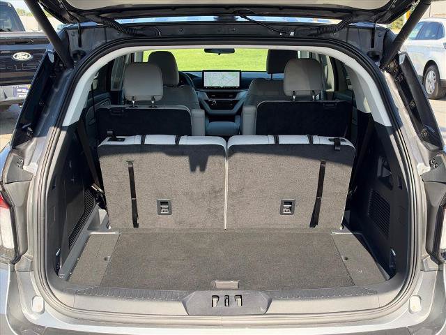 Certified 2025 Ford Explorer Active w/ Active Comfort Package RWD image 5