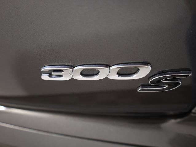 Used 2018 Chrysler 300 S w/ 300S Premium Group image 31