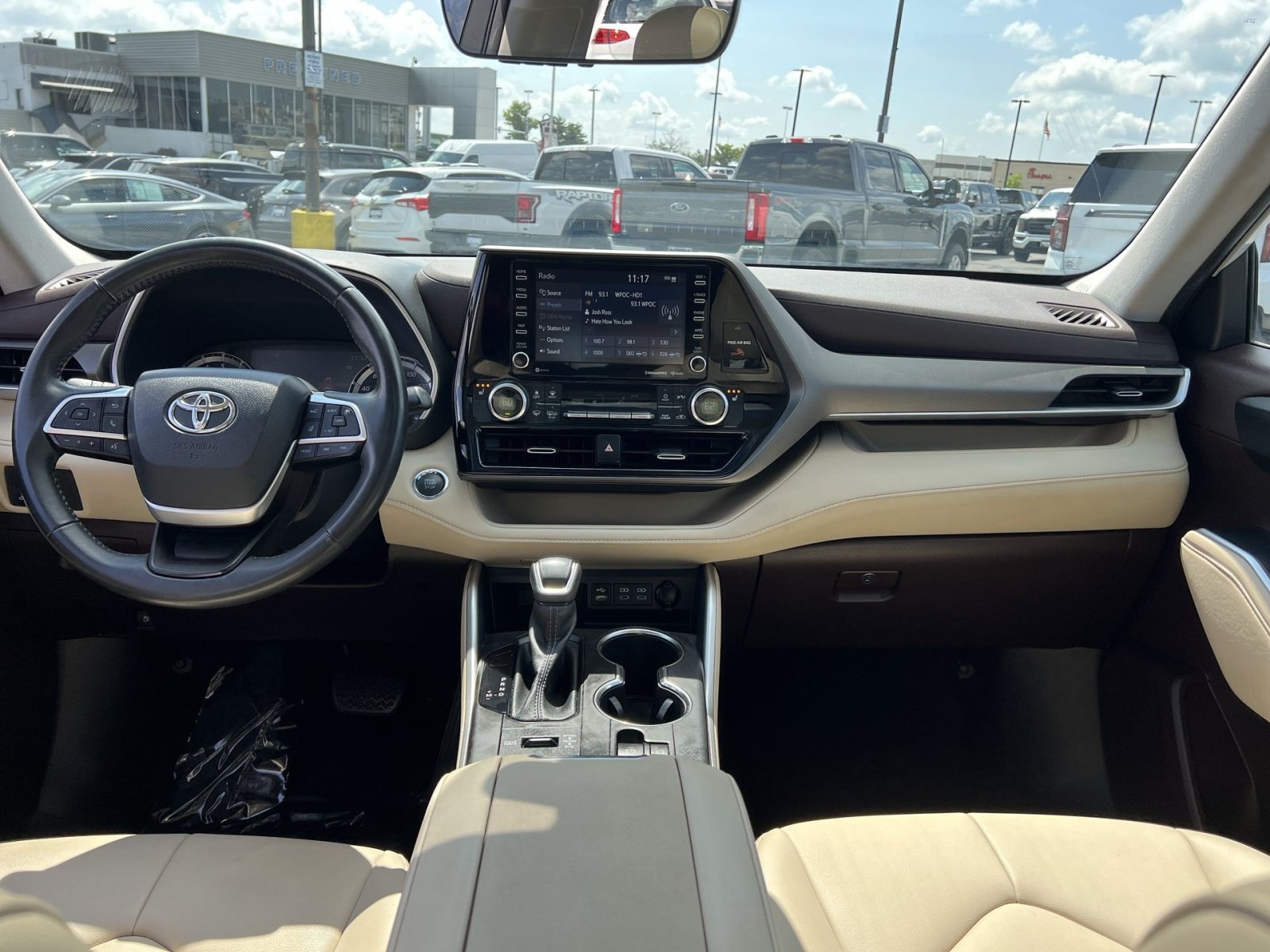 Used 2022 Toyota Highlander XLE w/ Protection Package #3 (TMS) AWD/4WD image 22