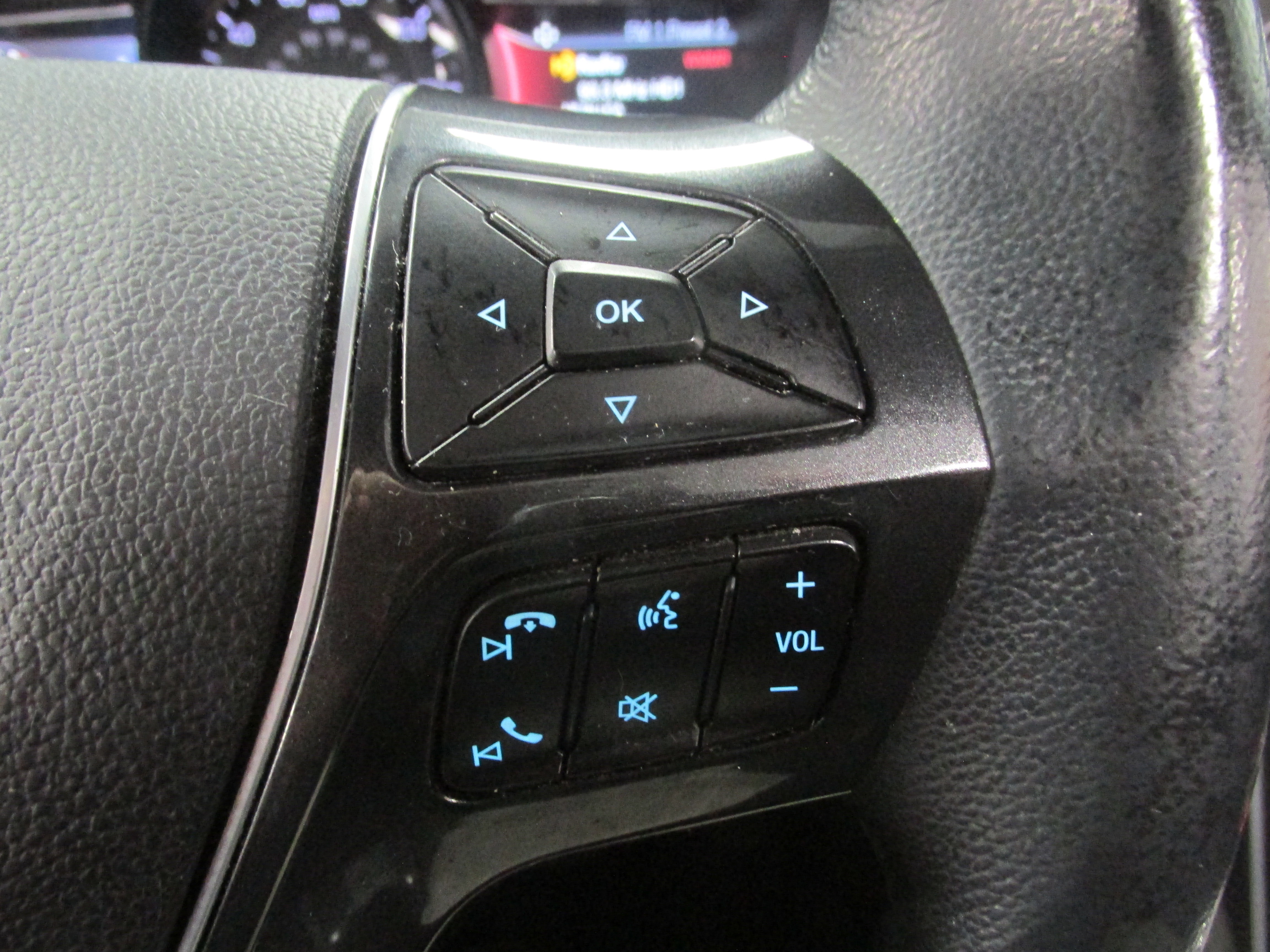 Certified 2019 Ford Explorer Limited w/ Class III Trailer Tow Package image 40