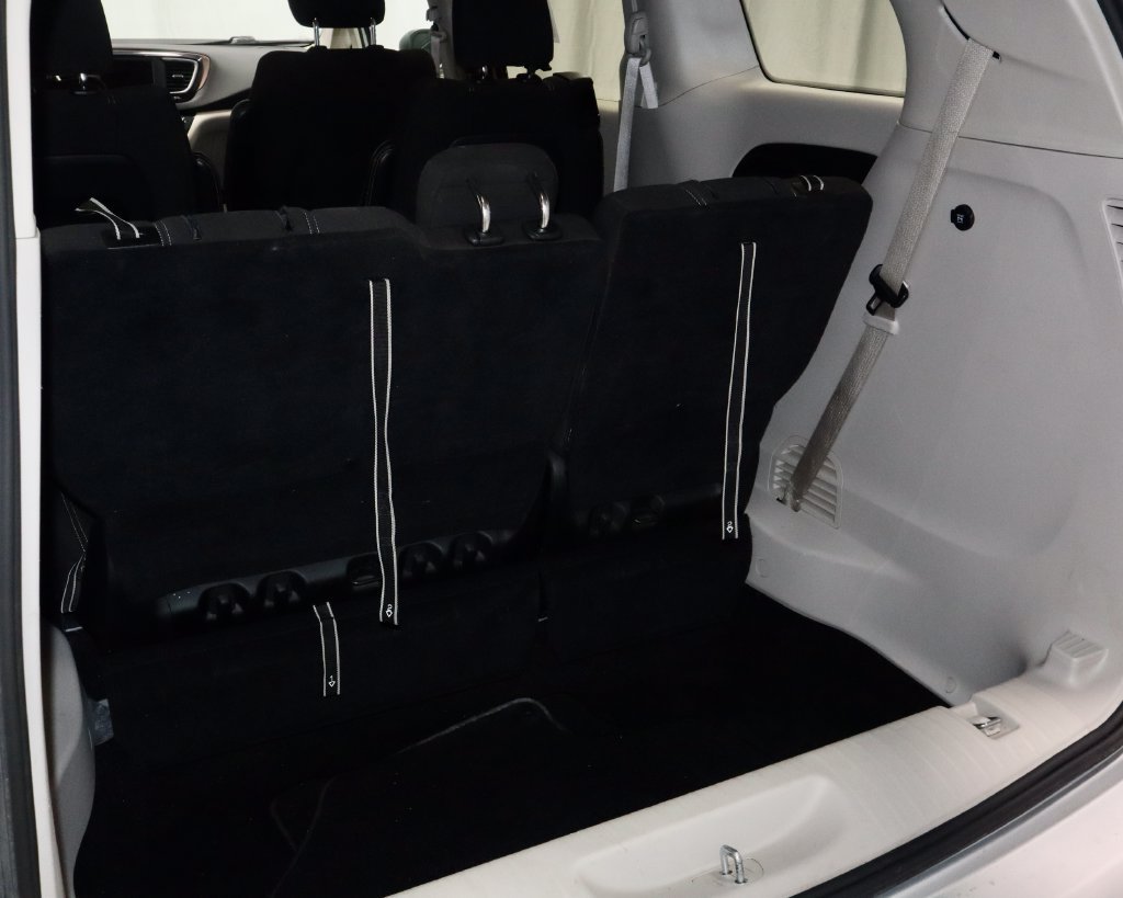 Used 2023 Chrysler Voyager LX FWD image 12