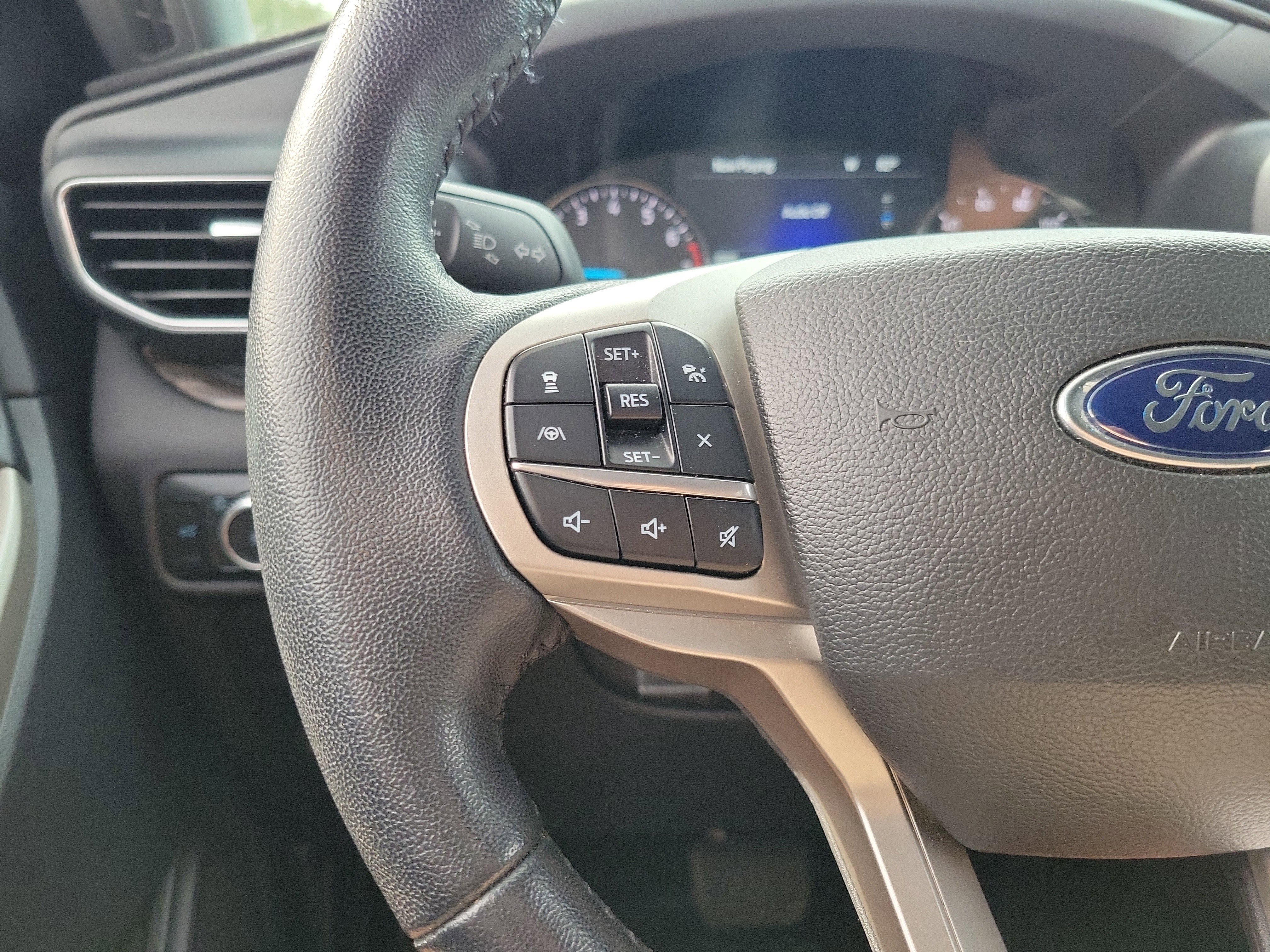 Certified 2022 Ford Explorer Limited image 12