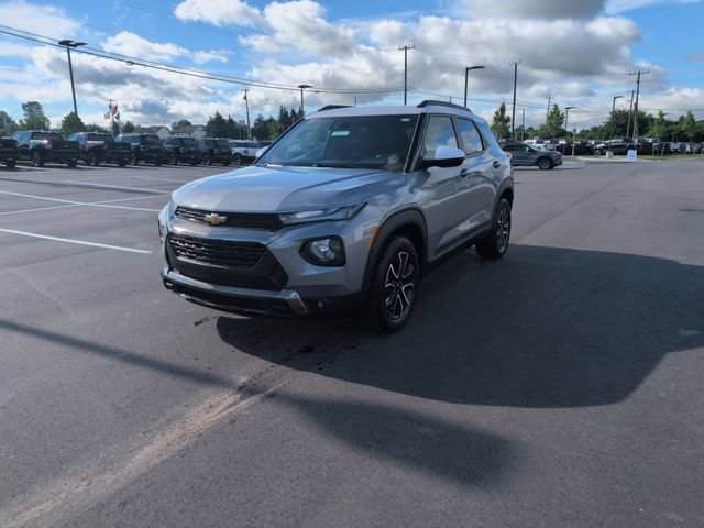 Used 2023 Chevrolet TrailBlazer ACTIV w/ Convenience Package FWD image 3