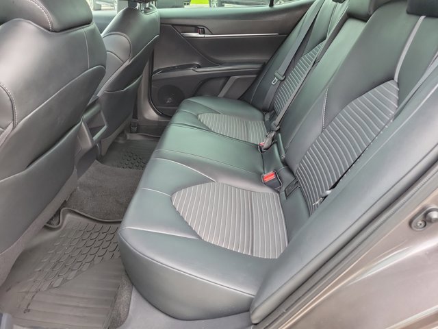Used 2020 Toyota Camry SE FWD image 17