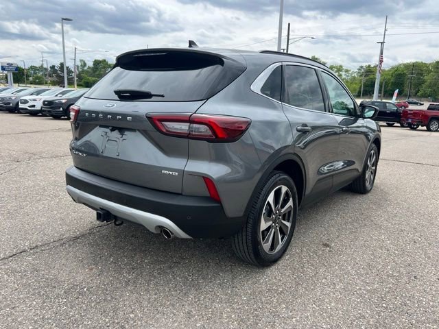 Certified 2024 Ford Escape Platinum w/ Class II Trailer Tow Package AWD/4WD image 4