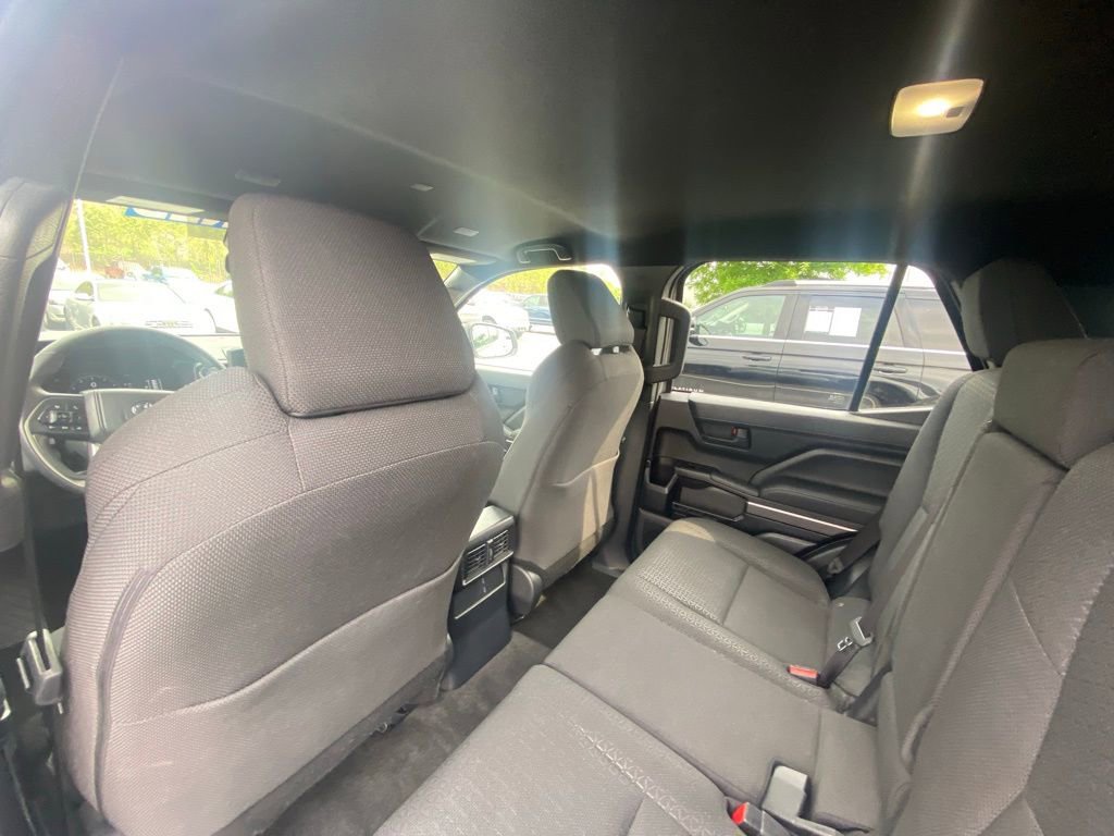 Used 2025 Toyota 4Runner SR5 AWD/4WD image 22