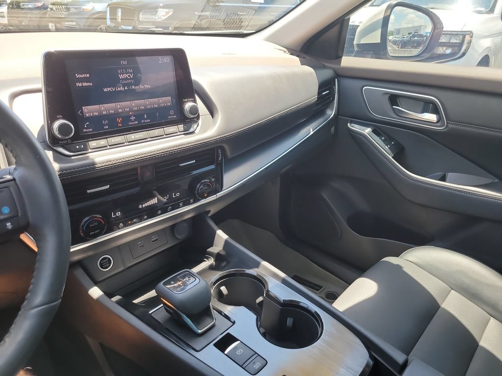 Used 2021 Nissan Rogue SV w/ Premium Package FWD image 20