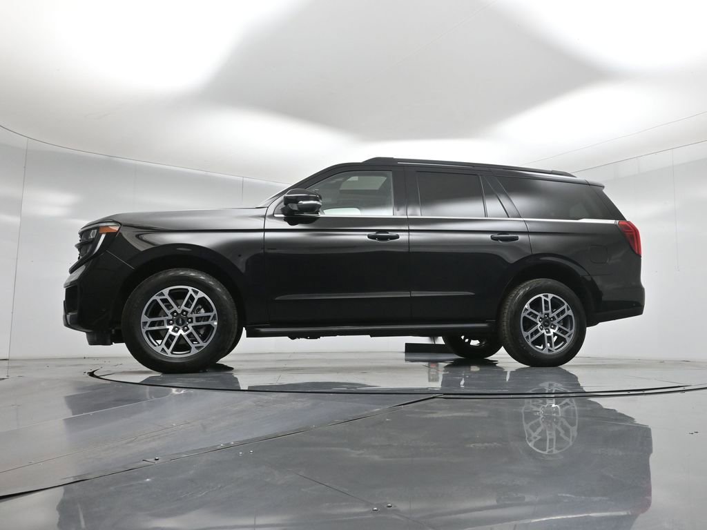 Certified 2025 Ford Expedition Active AWD/4WD image 54