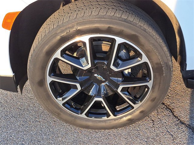 Used 2023 Chevrolet Suburban RST w/ Sport Performance Package image 9