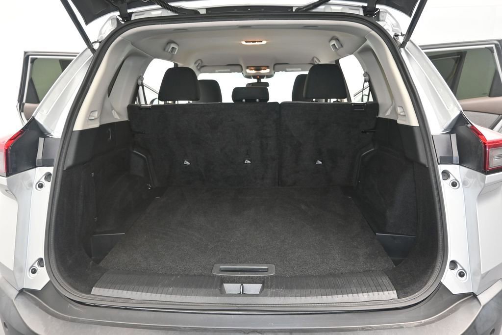 Used 2021 Nissan Rogue SV FWD image 11