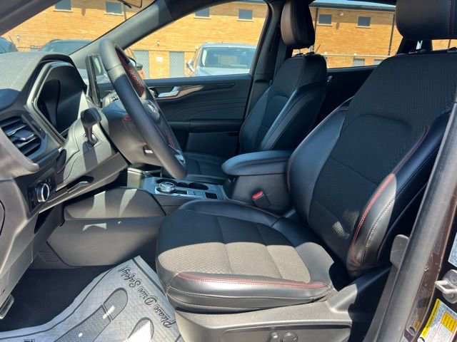 Certified 2023 Ford Escape ST-Line w/ Tech Pack #1 AWD/4WD image 18