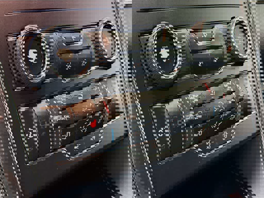 Certified 2019 Ford Explorer XLT w/ Equipment Group 202A image 18