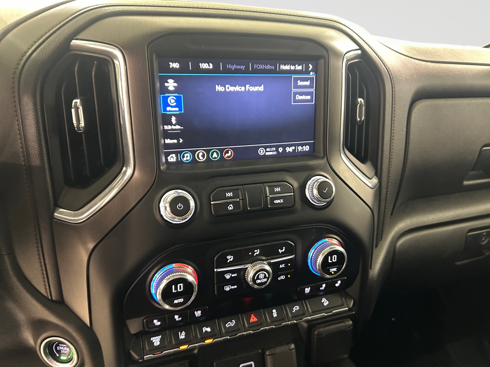 Used 2022 GMC Sierra 2500 AT4 w/ AT4 Premium Plus Package AWD/4WD image 15