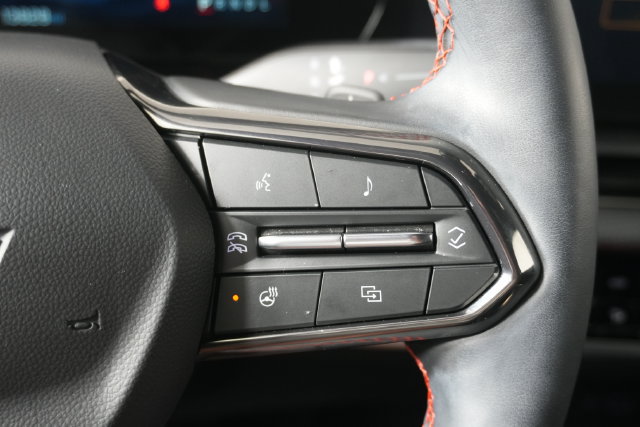 Used 2025 Chevrolet Equinox RS AWD/4WD image 15