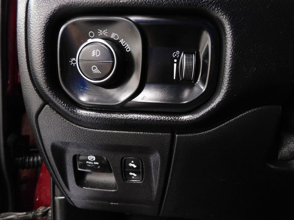 Used 2020 RAM 1500 Big Horn AWD/4WD image 17