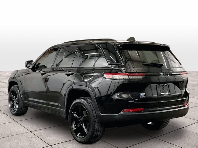 Used 2023 Jeep Grand Cherokee Altitude AWD/4WD image 10