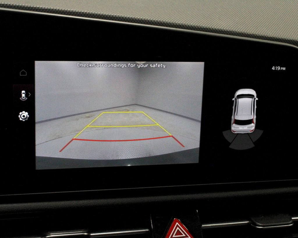 Used 2023 Kia Niro EX w/ EX Cold Weather Package FWD image 2