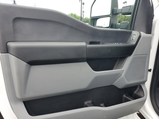 Certified 2023 Ford F550 2WD Regular Cab Super Duty image 10
