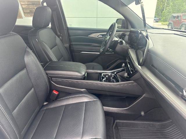 Used 2026 Chevrolet Traverse LT w/ LPO, Floor Liner Package FWD image 32