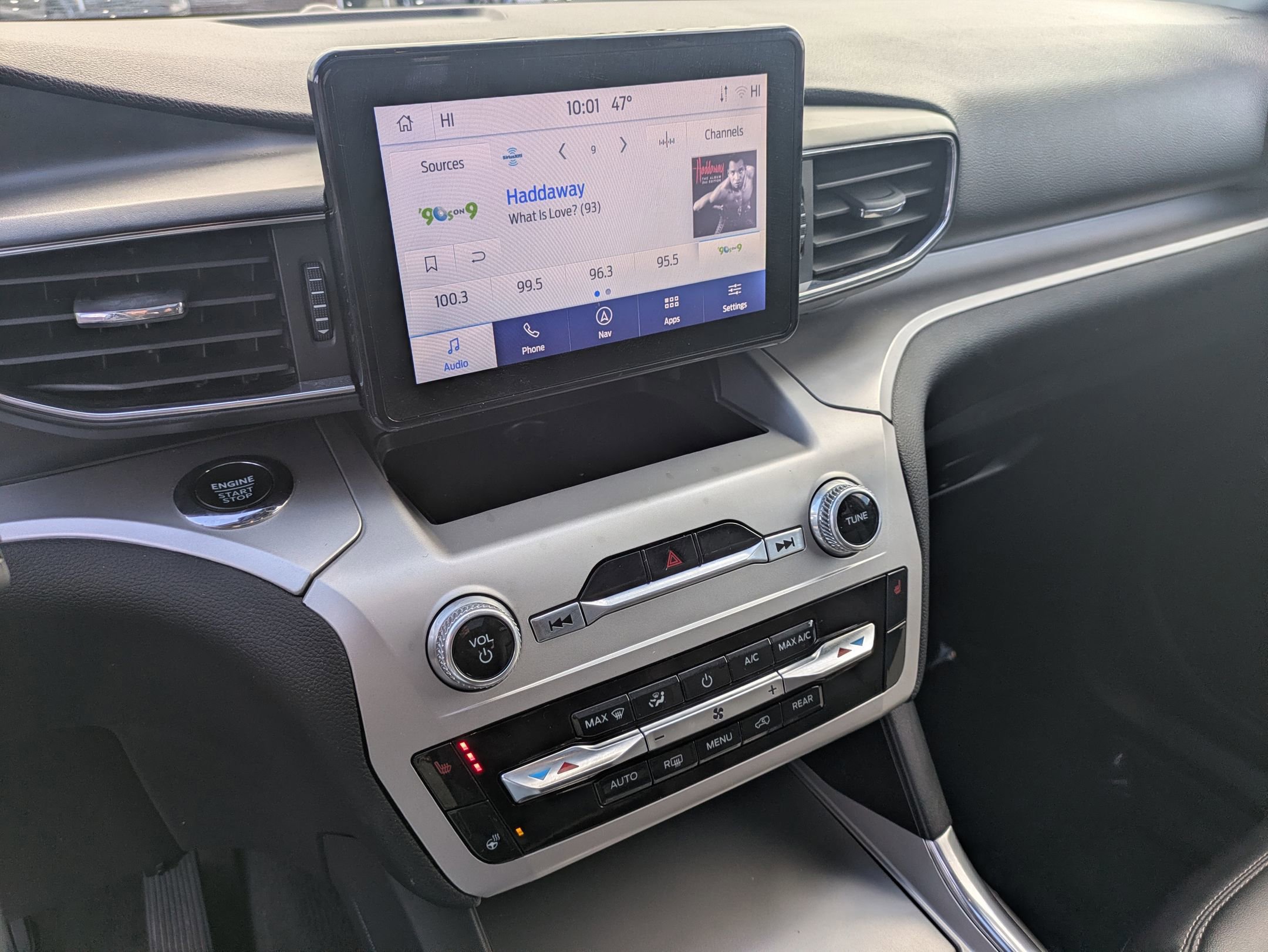 Certified 2022 Ford Explorer XLT w/ Equipment Group 202A image 19