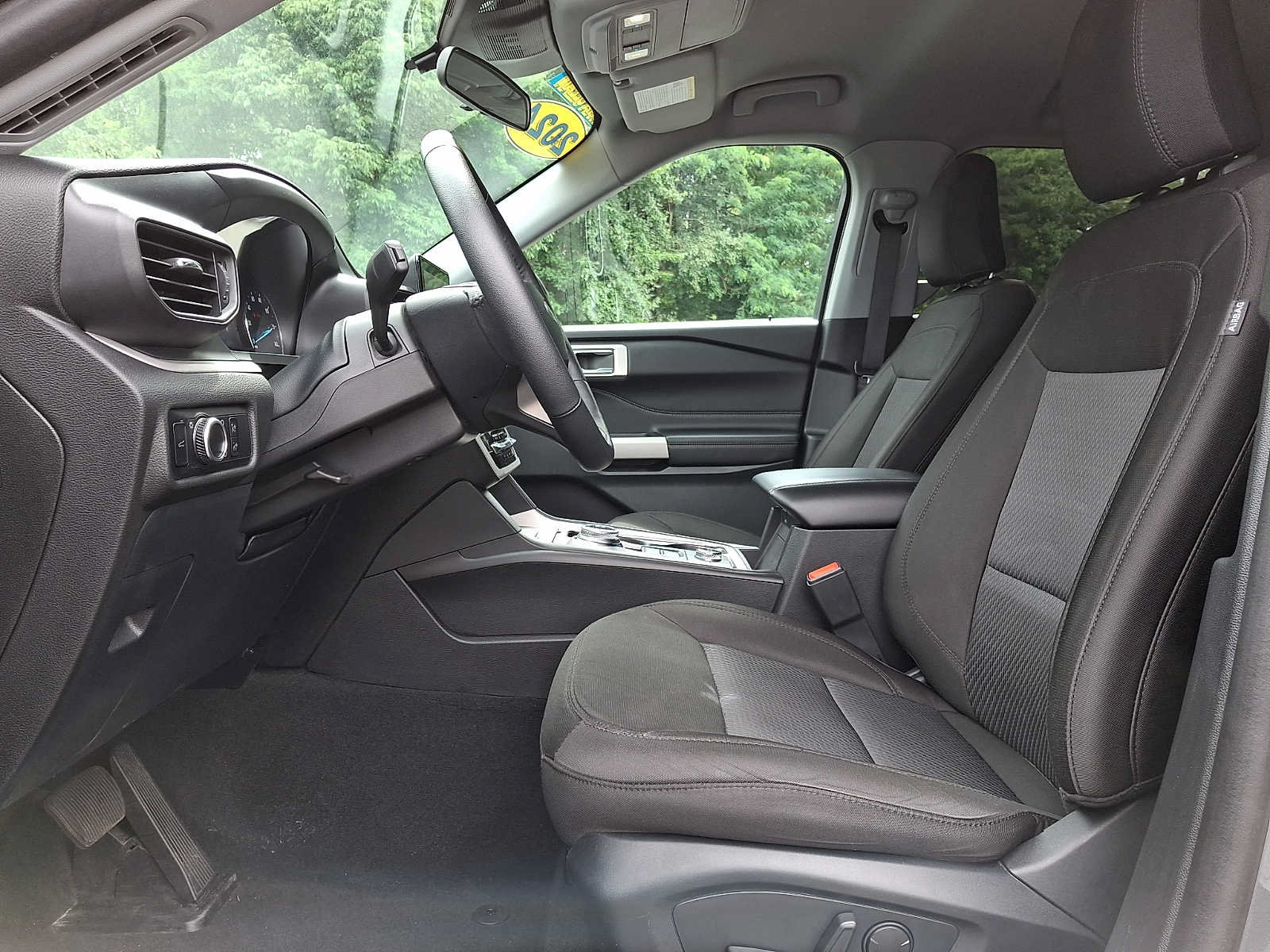 Certified 2024 Ford Explorer XLT AWD/4WD image 5