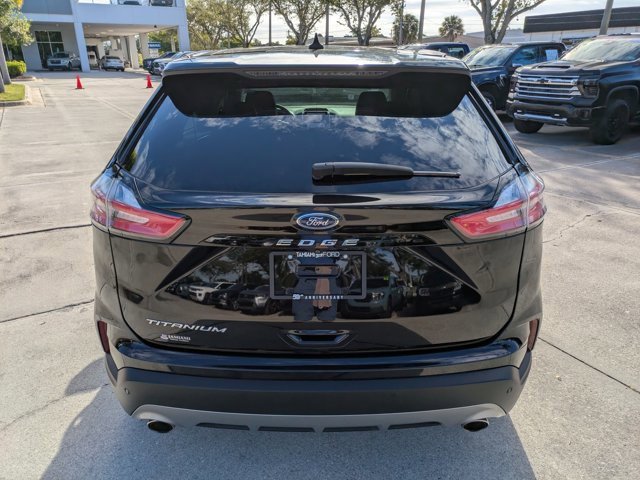 Certified 2021 Ford Edge Titanium image 3