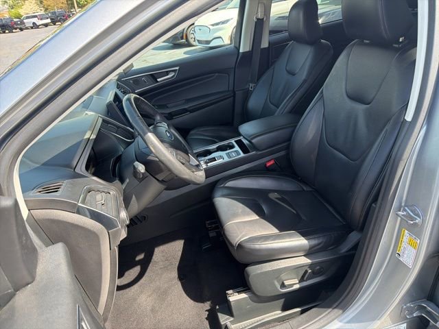 Certified 2022 Ford Edge Titanium AWD/4WD image 17