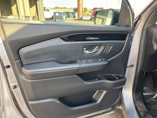 Used 2025 Honda Pilot TrailSport image 19