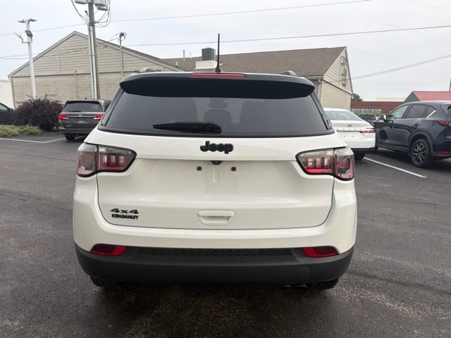 Used 2022 Jeep Compass Latitude w/ Convenience Group AWD/4WD image 4