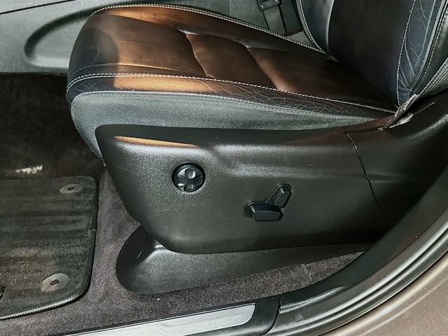 Used 2017 Jeep Grand Cherokee Limited image 19