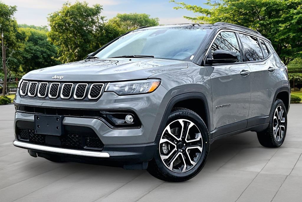 Used 2023 Jeep Compass Limited AWD/4WD image 11